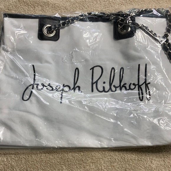 Purse - Picture 1 of 7